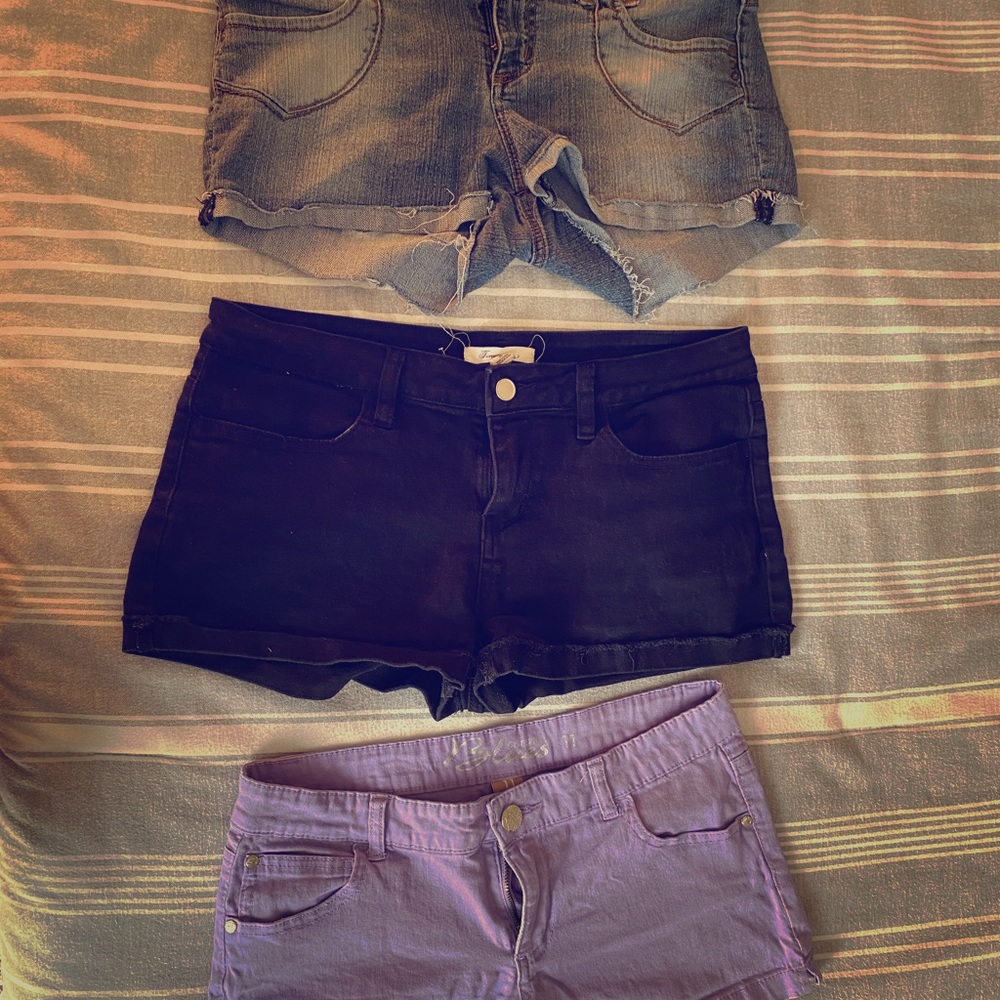 3 shorts size 11 juniors - Picture 1 of 9